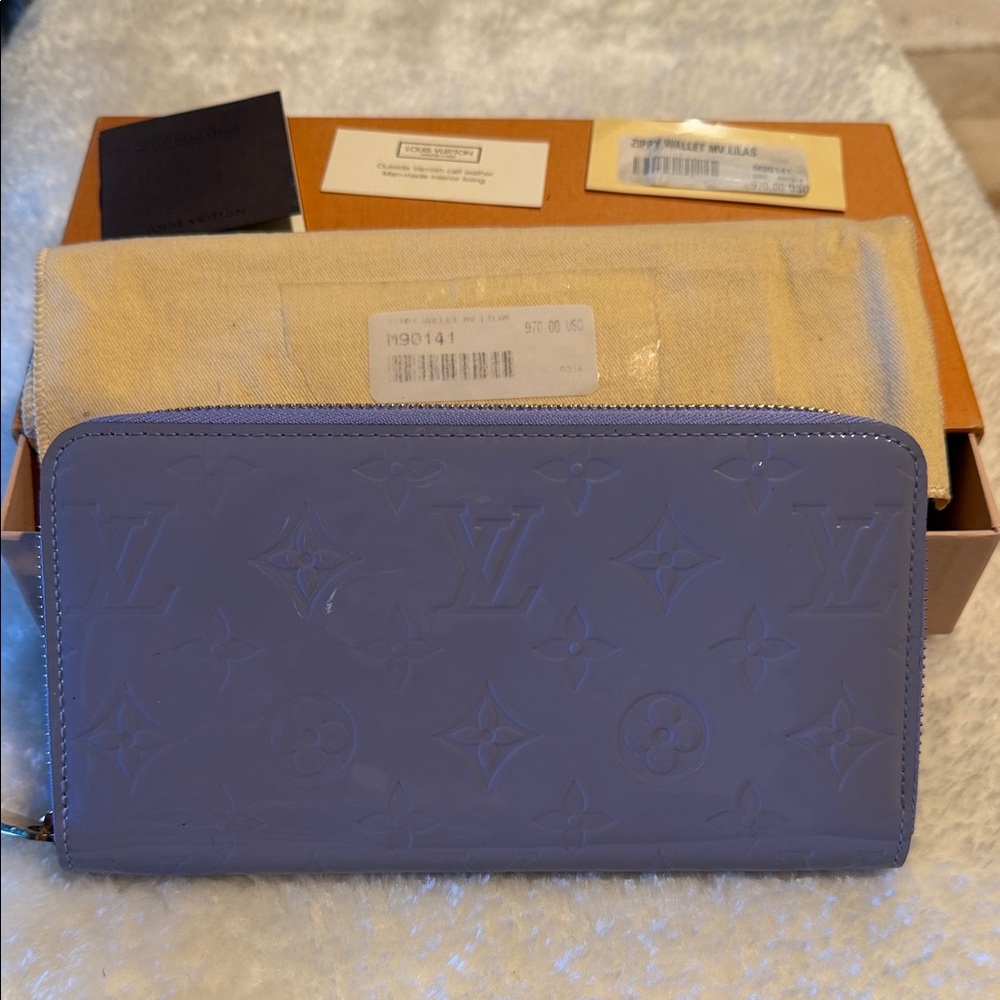 Authentic Louis Vuitton Lavender Lilac Vernis Monogram Zippy Wallet